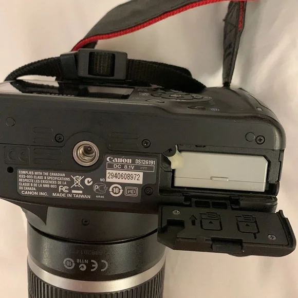 CANON REBEL XS EOS Digital Camera pop out  display screen IMAGE STABILIZER LENSE - Picture 13 of 16